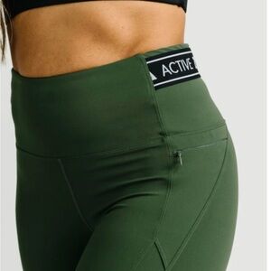 Zyia Luxe Rendezvous 24” legging